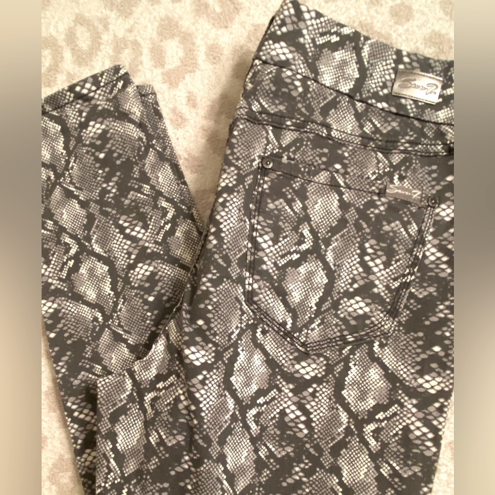Seven 7 NWOT Snake Skin Print Tummyless High Rise Skinny Jeans Size 10